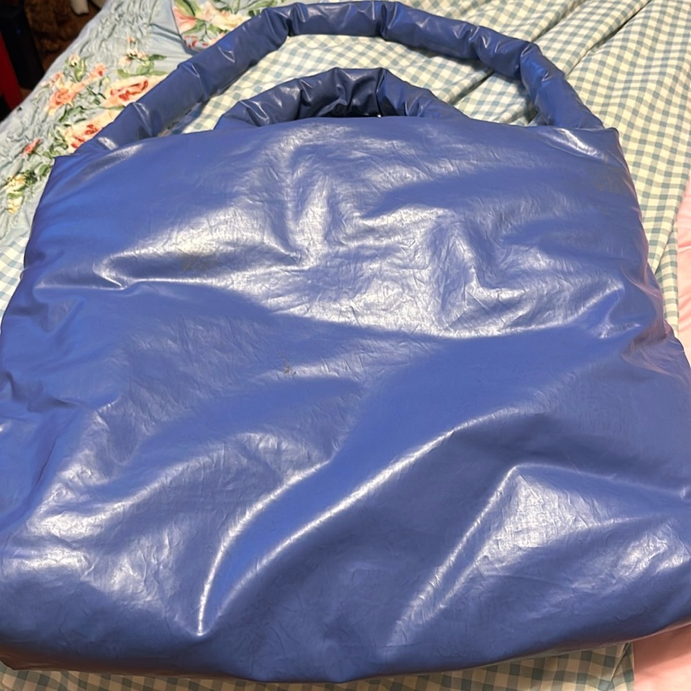 Huge bag so lite fits a baby huge great material